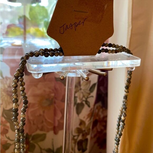 Two 17 inch strands of natural grey jasper beads necklace - Picture 2 of 6